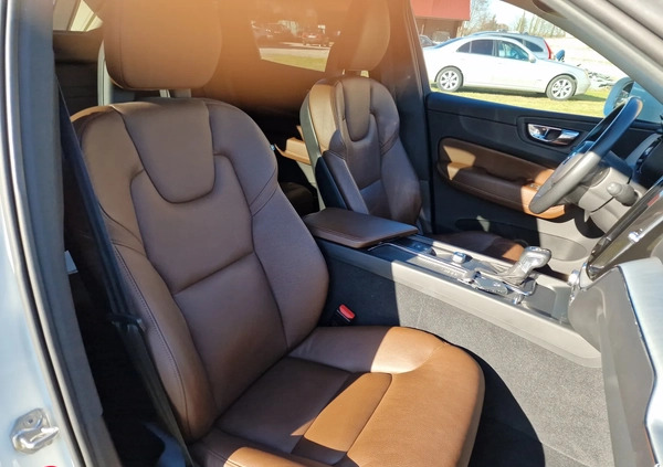 Volvo XC 60 cena 138900 przebieg: 125712, rok produkcji 2018 z Pionki małe 436